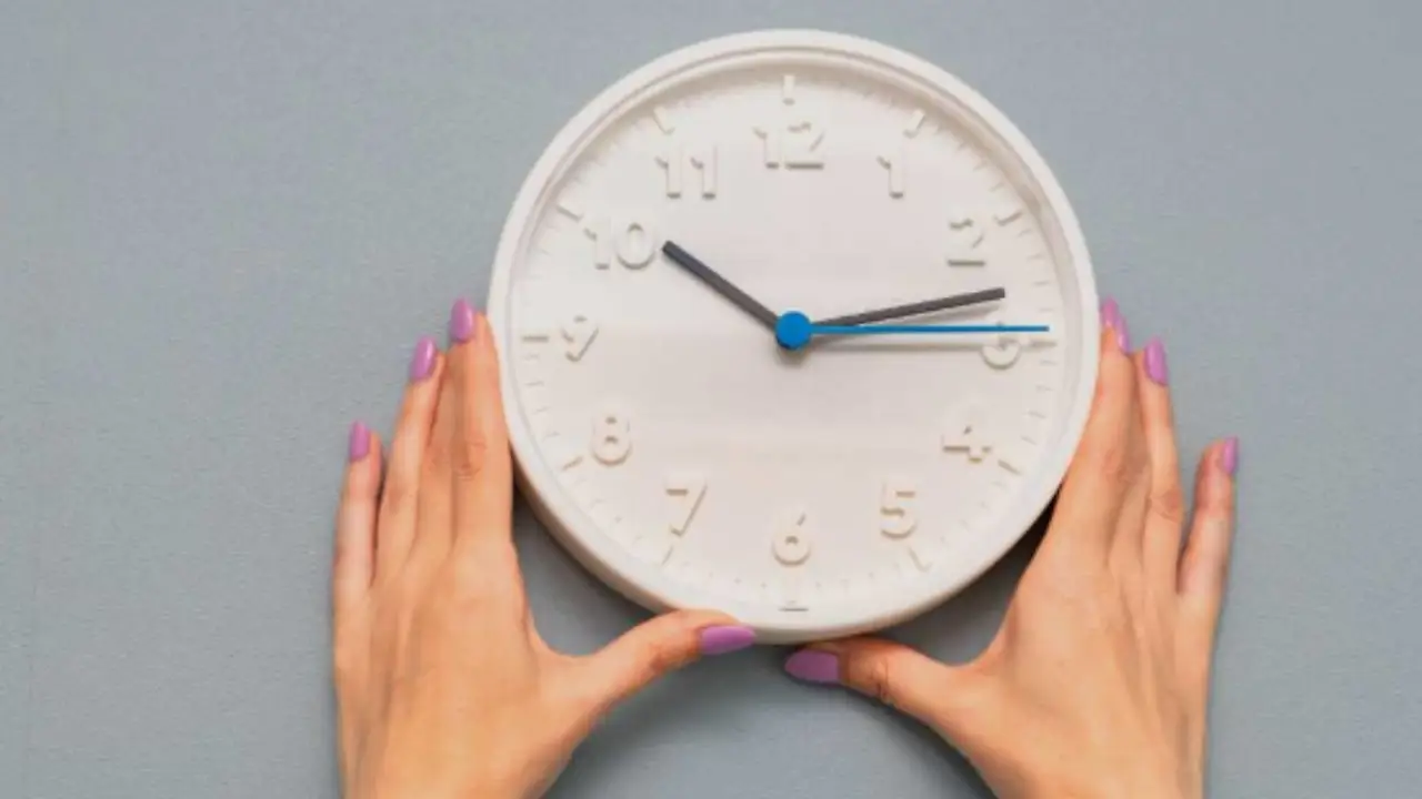 L’orologio da parete si è fermato o non segna l’ora giusta? Ecco la soluzione fai da te