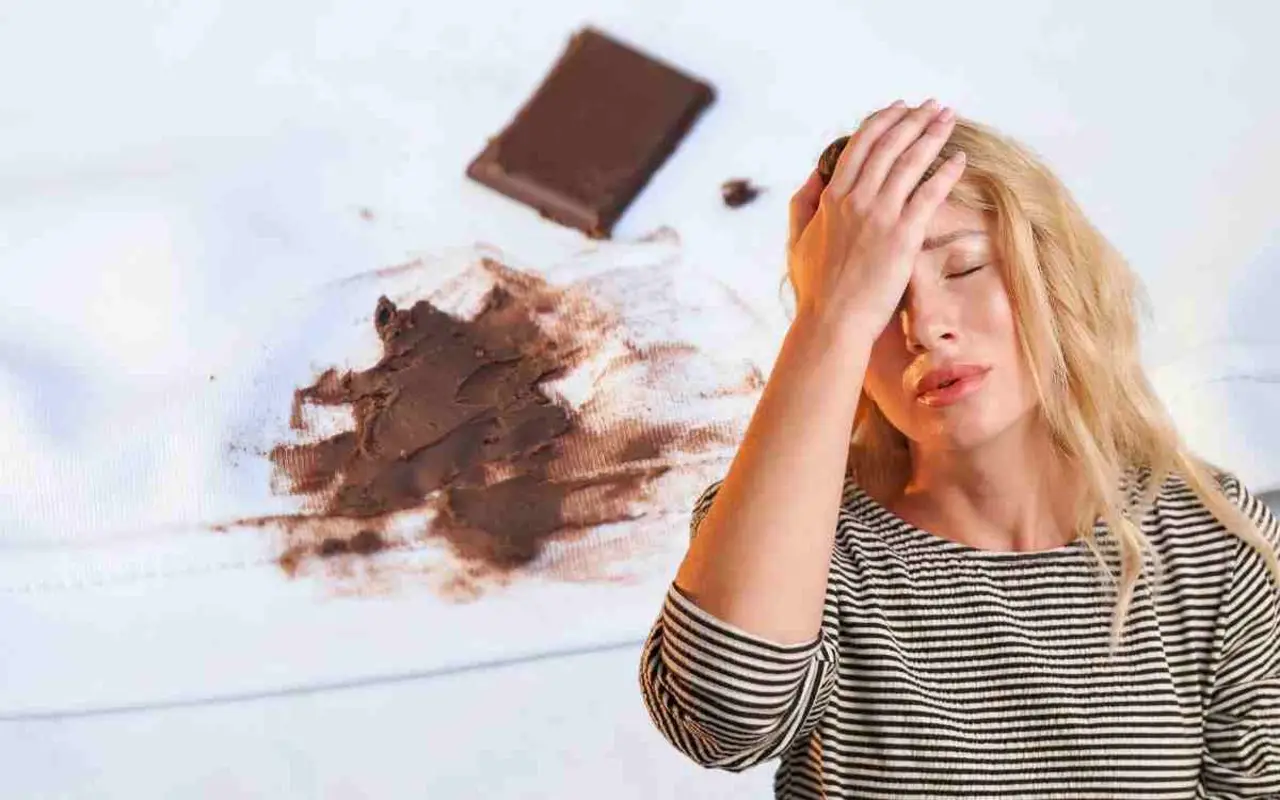 Come togliere le macchie di cioccolato dal divano