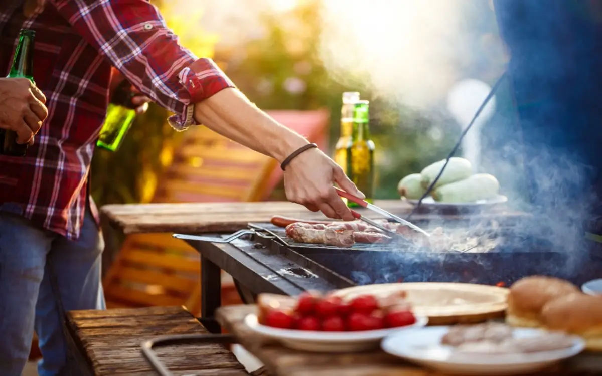 Come si fa a costruire un barbecue in muratura? Il progetto fai-da-te